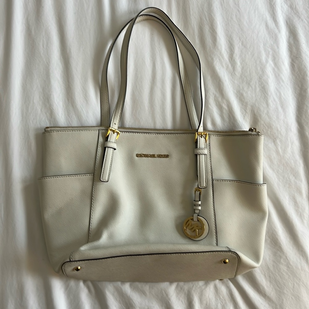 Michael Kors Jet Set Tote- White